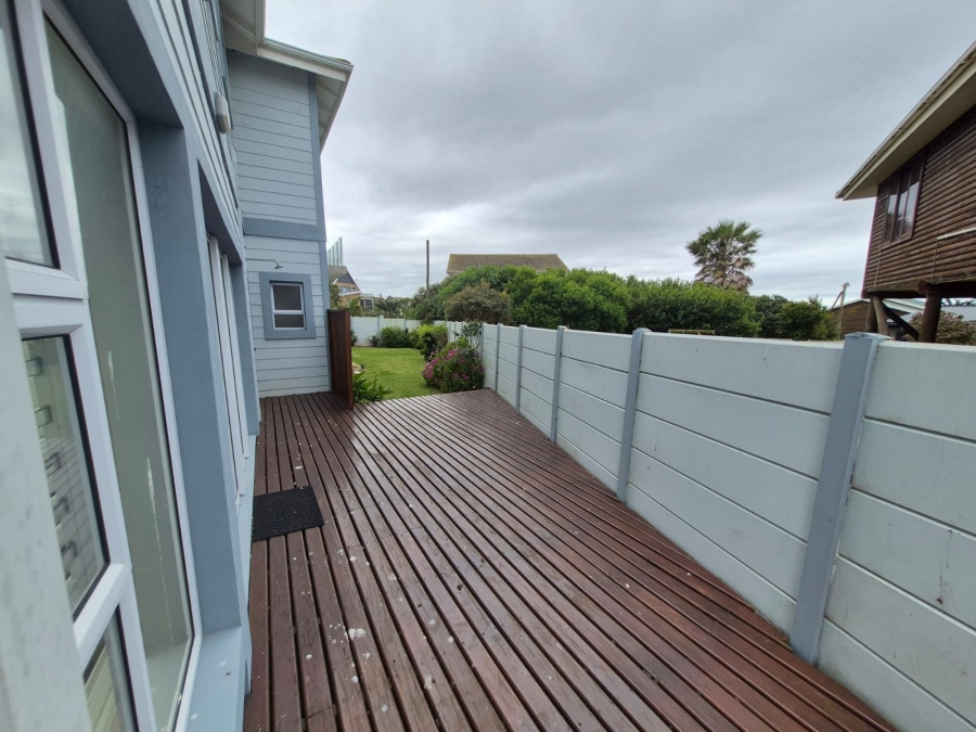 3 Bedroom Property for Sale in Boggomsbaai Western Cape